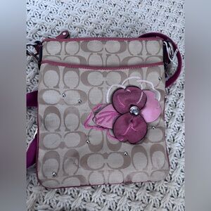 Coach Signature Print Swing Pack